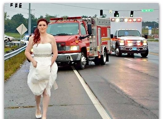 Медицинска сестра заминала од сопствената венчавка за да ги спаси татко ѝ и баба ѝ