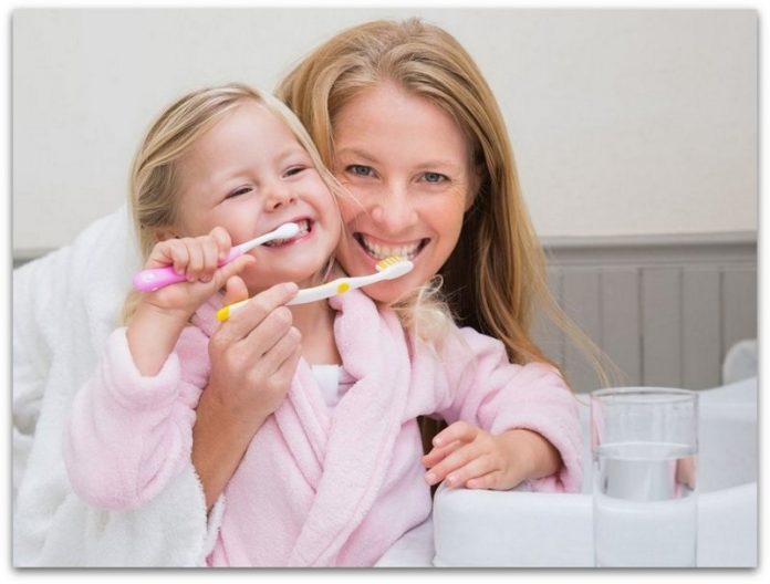 Стоматолозите откриваат Ова е најлошото време да ги миете забите!