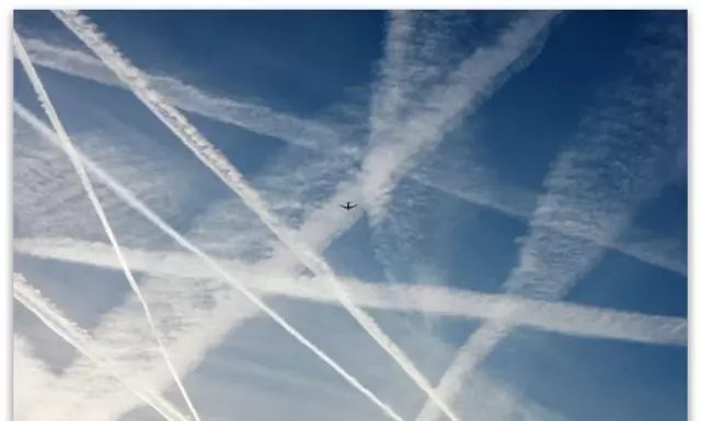 Дали мислите дека има повеќе бели траги на небото ? Не грешите. Еве за што се работи